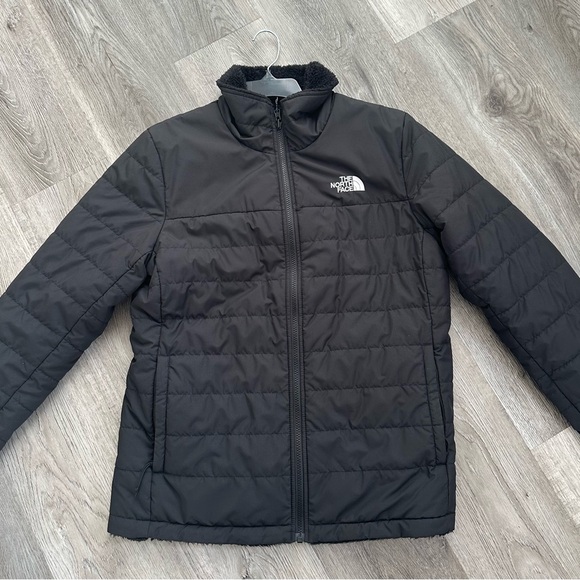 The North Face Women's Black Puffer Jacket - Picture 2 of 3